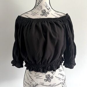🕯️ Black Off-Shoulder Poet Top – Size M (Smart Set)